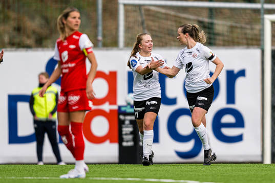 Stine Hovland of Arna-Bjørnar celebrates