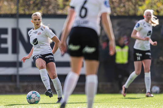 Helle Stenersen of Arna-Bjørnar