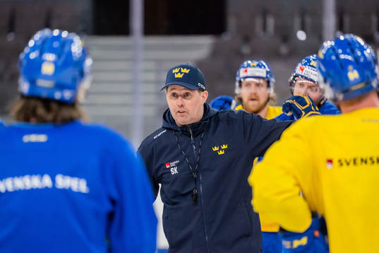 Assistant coach Stefan Klockare of Sweden at a practice