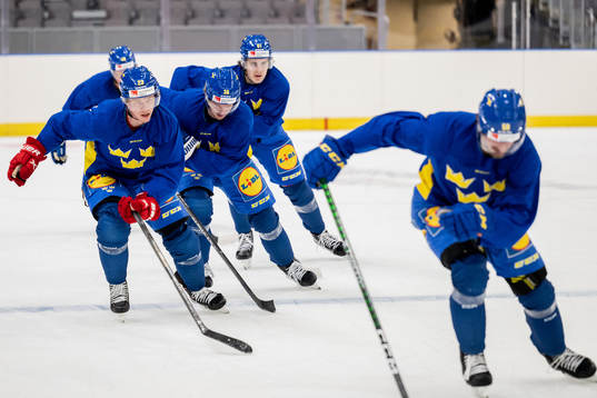 Lucas Raymond, Rasmus Sandin and Leo Carlsson of Sweden at