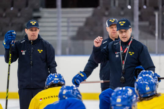 Assistant coach Stefan Klockare, and head coach Sam Hallam