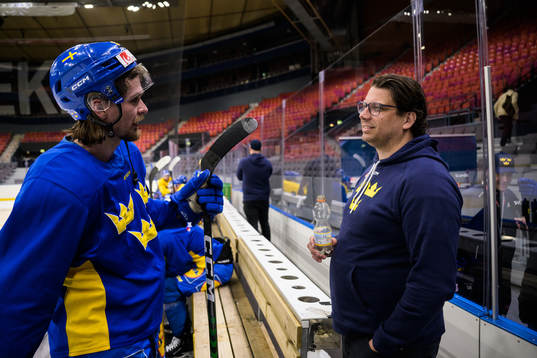 Linus Johansson and assistant general manager Josef