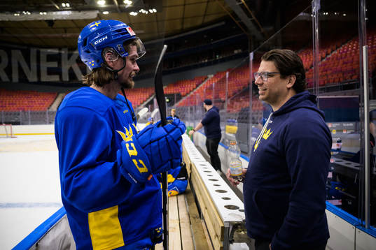 Linus Johansson and assistant general manager Josef