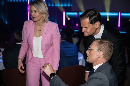 Jenny Silfverstrand, VD SHL, och Patrik Hofbauer, VD
