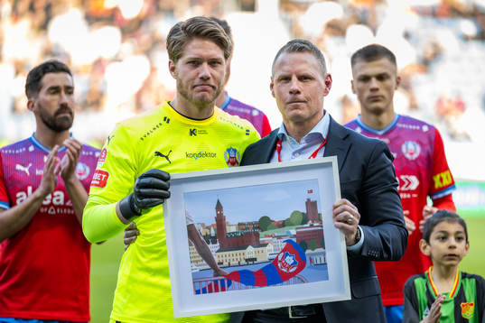 Helsingborgs målvakt Kalle Joelsson uppmärksammas av