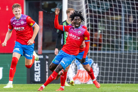 Helsingborgs Benjamin Acquah jublar