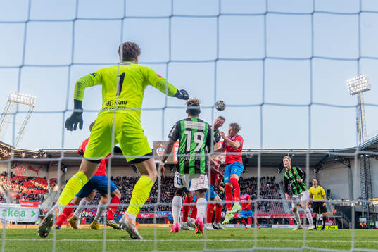 GAISs Alexander Ahl Holmström och Helsingborgs Casper