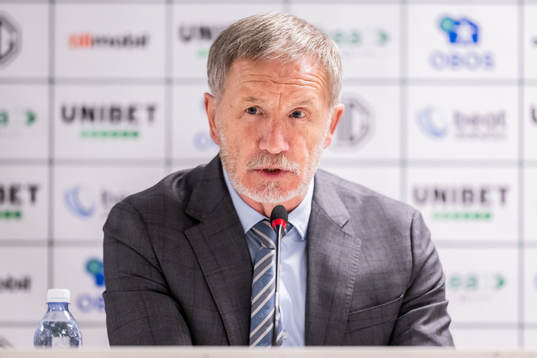 Helsingborgs tränare Stuart Baxter på presskonferensen