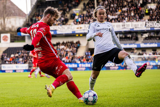 Ole Didrik Blomberg of Brann and Santeri Leevi Oliver