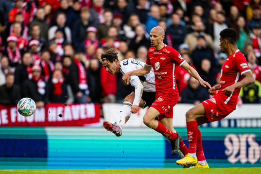 Agon Sadiku of Rosenborg and Ruben Kristiansen of Brann