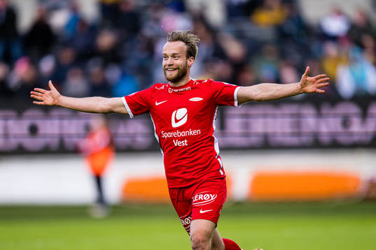 Bård Finne of Brann celebrates
