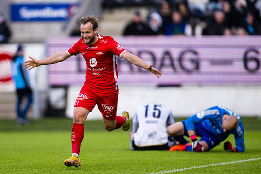 Bård Finne of Brann celebrates