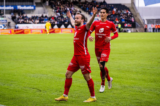 Bård Finne of Brann celebrates