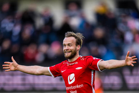 Bård Finne of Brann celebrates