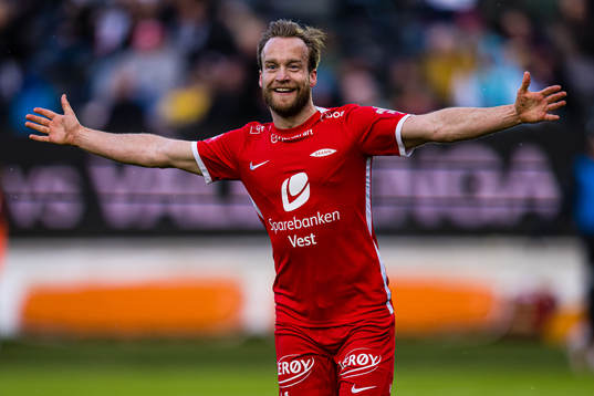 Bård Finne of Brann celebrates
