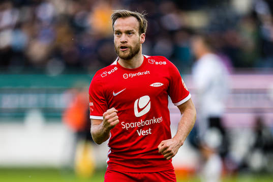 Bård Finne of Brann celebrates