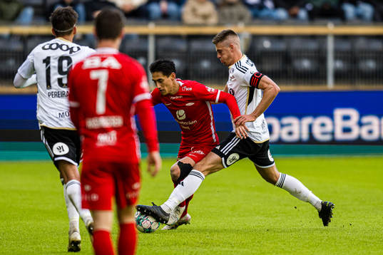 Svenn Crone of Brann and Markus Henriksen of Rosenborg