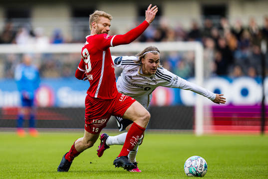 Sivert Heltne Nilsen of Brann and Santeri Leevi Oliver