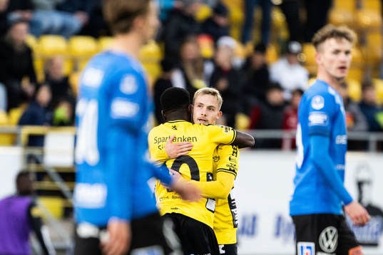 Elfsborgs Michael Baidoo och Jacob Ondrejka jublar
