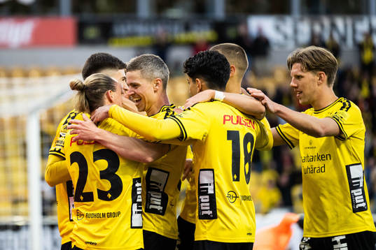Elfsborgs Andre Ibsen Rømer jublar med lagkamrater