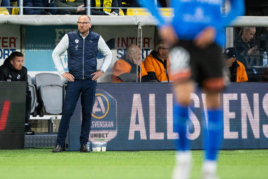 Halmstads tränare Magnus Haglund deppar