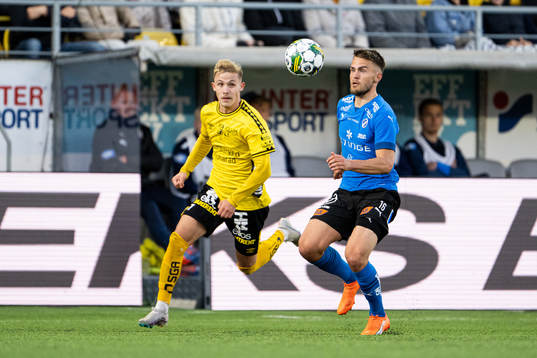 Elfsborgs Jacob Ondrejka och Halmstads Benjamin Hjertstrand