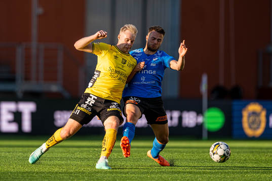 Elfsborgs Sveinn Guðjohnsen och Halmstads Benjamin