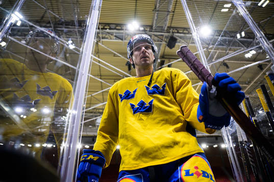 Henrik Tömmernes of Sweden at a practice session