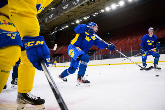 Rasmus Sandin of Sweden at a practice session