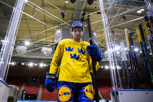Henrik Tömmernes of Sweden at a practice session