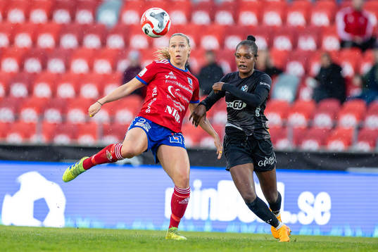 Vittsjös Hanna Ekengren och Växjö DFFs Evelyn Ijeh