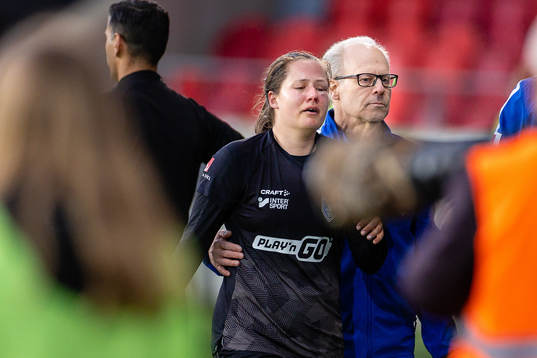 Växjö DFFs Thea Birgerud kliver av skadad