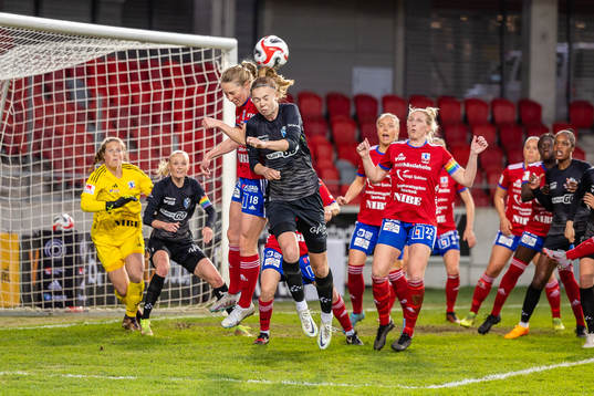Vittsjös Linda Sällström och Växjö DFFs Elin Nilsson