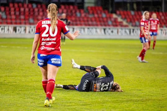 Växjö DFFs Elin Nilsson har ont