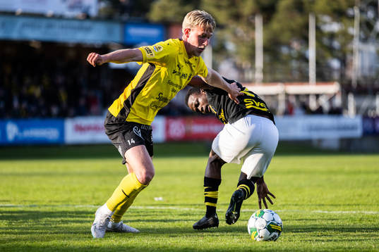 Mjällbys Herman Johansson och AIKs Erick Otieno