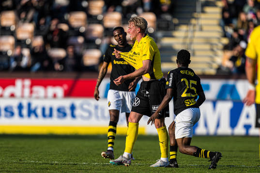 Mjällbys Herman Johansson reagerar