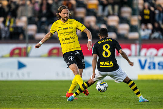 Mjällbys Tom Pettersson och AIKs Bilal Hussein