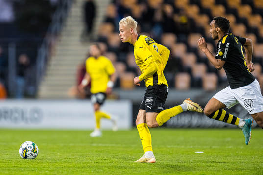 Mjällbys Otto Rosengren och AIKs Bilal Hussein