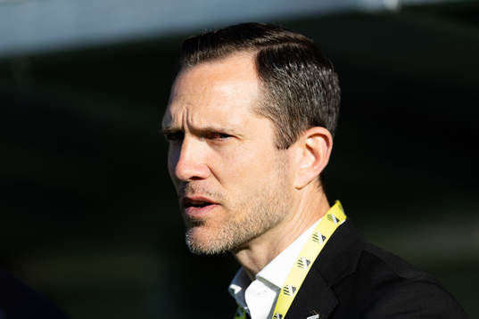 Häckens sportchef Martin Ericsson innan fotbollsmatchen i