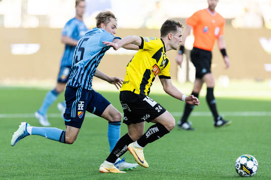 Djurgårdens Oskar Fallenius och Häckens Lars Olden Larsen