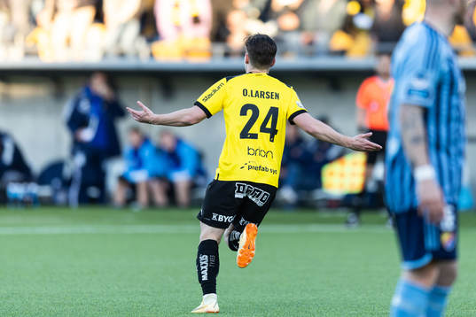 Häckens Lars Olden Larsen jublar