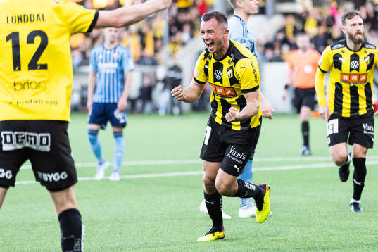 Häckens Even Hovland jublar