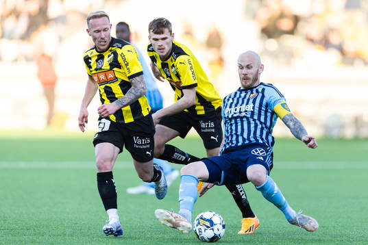 Häckens Mikkel Rygaard Jensen och Oscar Uddenäs mot