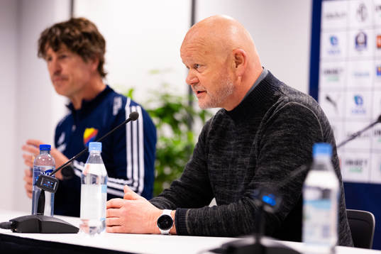 Häckens tränare Per-Mathias Høgmo på presskonferensen