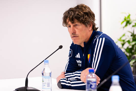 Djurgårdens tränare Thomas Lagerlöf  på presskonferensen