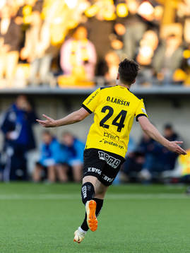 Häckens Lars Olden Larsen jublar