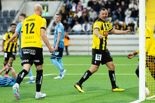 Häckens Even Hovland jublar