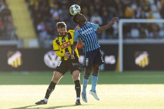 Häckens Simon Sandberg och Djurgårdens Joel Asoro