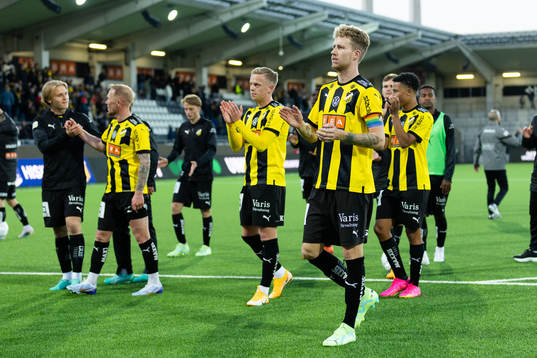 Häckens Samuel Gustafson tackar publiken