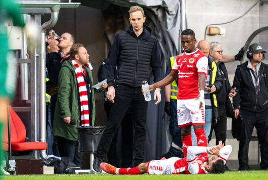 Kalmars tränare Henrik Jensen samt Noah Shamoun och Nahom